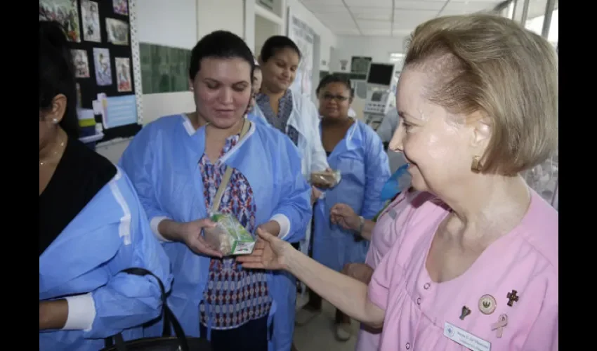Las Damas Rosadas trabajan voluntariamente para ayudar a los pacientes de la CSS. Foto: Cortesía