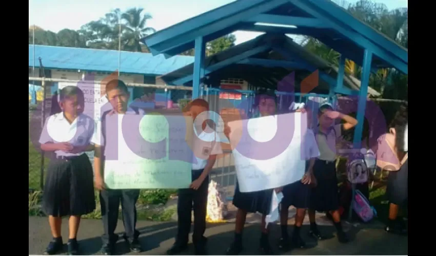 Protesta en la escuela Juan García Torres.