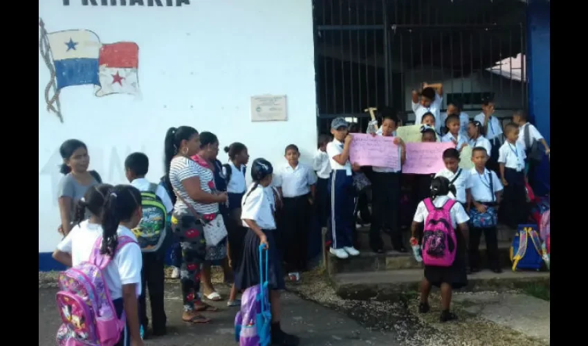  Centro Educativo Adelaida Herrera de Escobal.