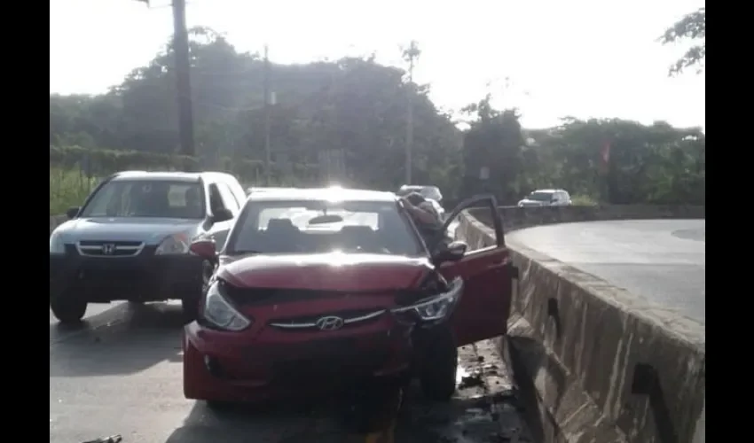 Accidente de tránsito en vía Centenario. 