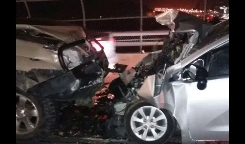 Accidente de tránsito en el puente de Las Américas 