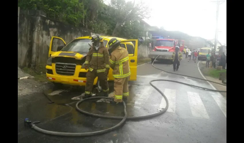 Busito se incendia en Panamá Oeste.