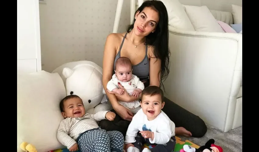 Georgina Rodríguez se encarga del cuidado de los hijos de Cristiano Ronaldo./Instagram