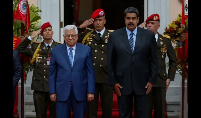 Abás firmó varios  acuerdos con el mandatario venezolano.