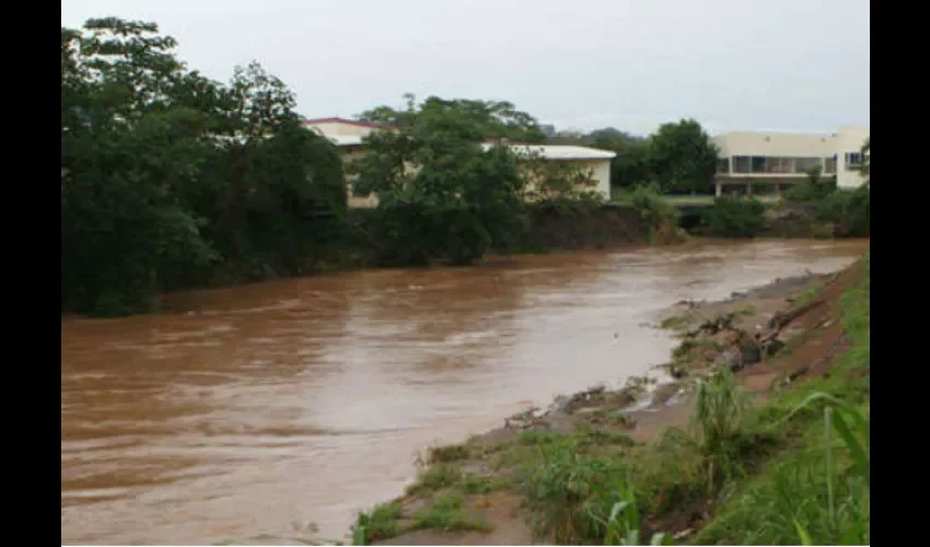 Este afluente es donde proviene el mayor riesgo de inundaciones en el corregimiento de Juan Díaz, se le suman los proyectos inmobiliarios. Foto: Archivo