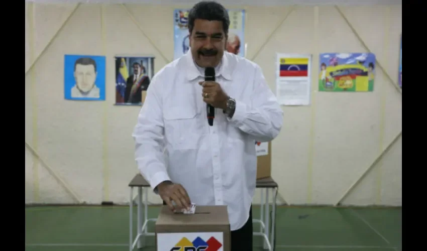 Maduro, que reiteró que las elecciones presidenciales del día 20 se celebrarán "llueva, truene o relampaguee" .