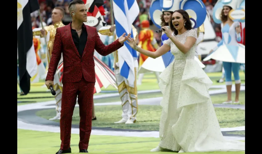 Robbie Williams y Aida Garifullina inauguraron el Mundial de Rusia 2018./AP