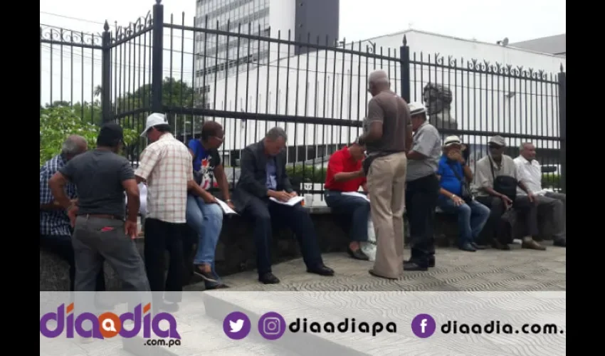 Jubilados piden ley de aumento de jubilaciones. Foto: Roberto Barrios