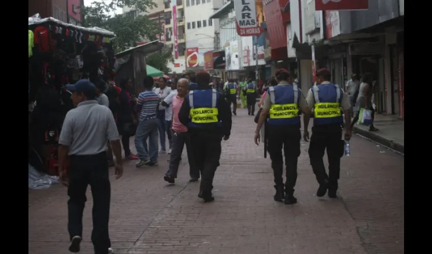 Los municipales junto a la Policía Nacional son los encargados de mantener la vigilancia en los 23 corregimientos del distrito capital. Foto: Ilustrativa