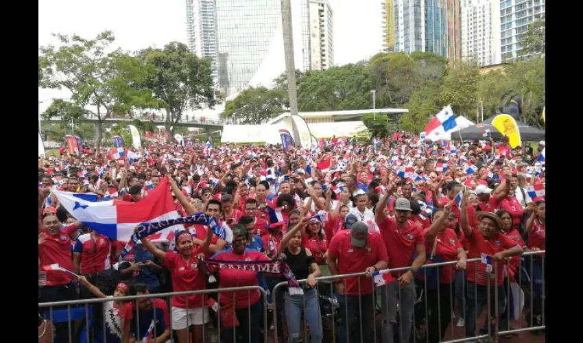 Fanáticos de la Selección Nacional de  Fútbol de Panamá.
