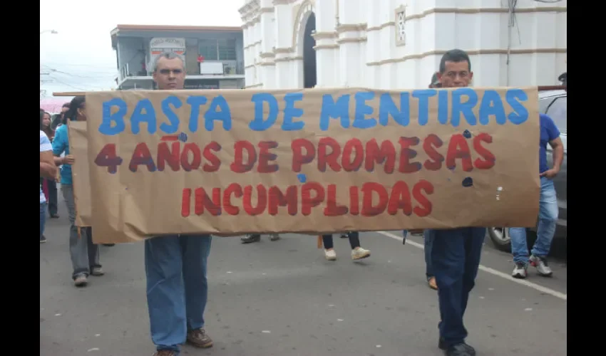 Protesta de los docentes del colegio José Daniel Crespo de Chitré.