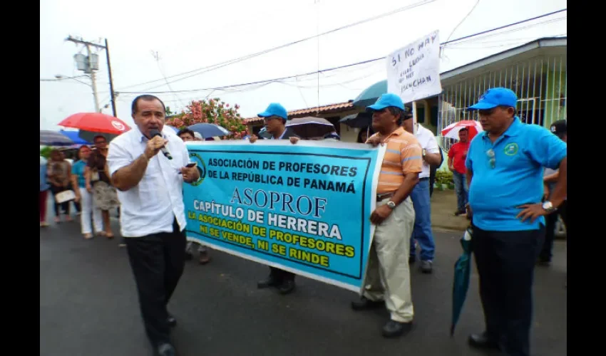  Las protestas se realizaron de forma simultánea en Chitré y Ocú. Foto: Thays Domínguez 