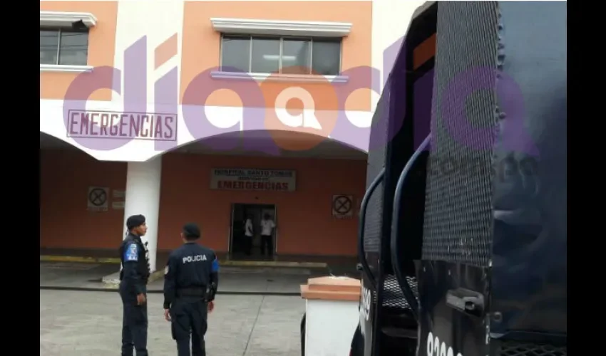 Los predios del Hospital Santo Tomás se mantienen con presencia policial. Foto: Jean Carlos Díaz