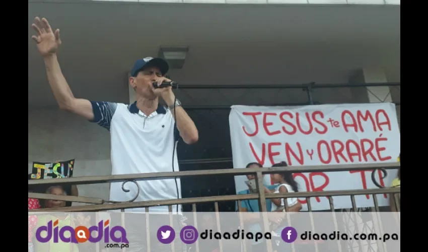El pastor Figueroa oró por todo Panamá. Foto: Jesús Simmons