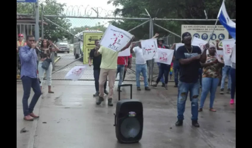 Colonenses protestan en Colón. 