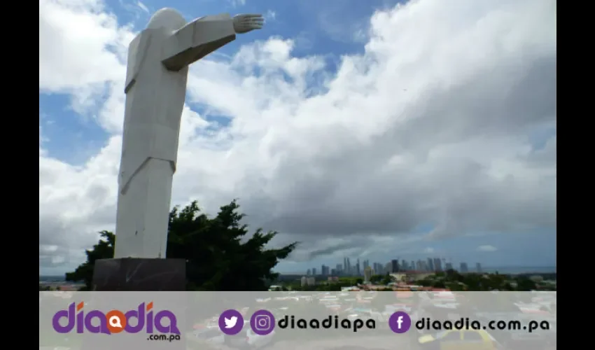 Escultura del Cristo Redentor del distrito de San Miguelito. 