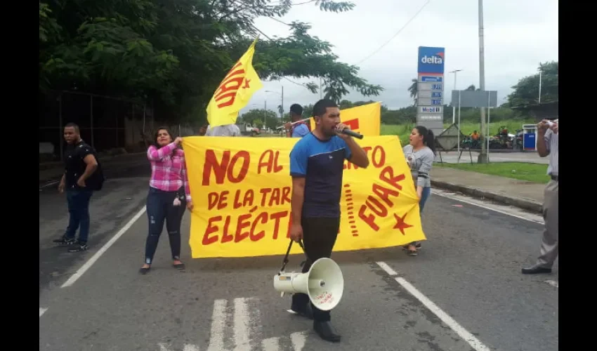 Estudiantes de la Universidad de Panamá protestan en Colón. 