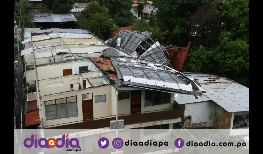 El vendaval dejó sin techo al edificio Alejandra #308 en Carrasquilla. Foto: Edward Santo