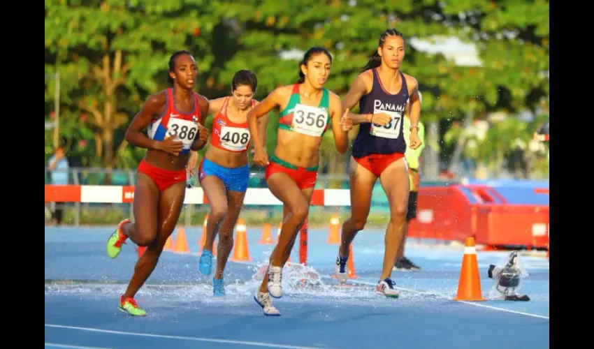 Andrea Ferris (dcha.) en su participación en los  XXIII Juegos Centroaméricanos y del Caribe en Barranquilla./Twitter