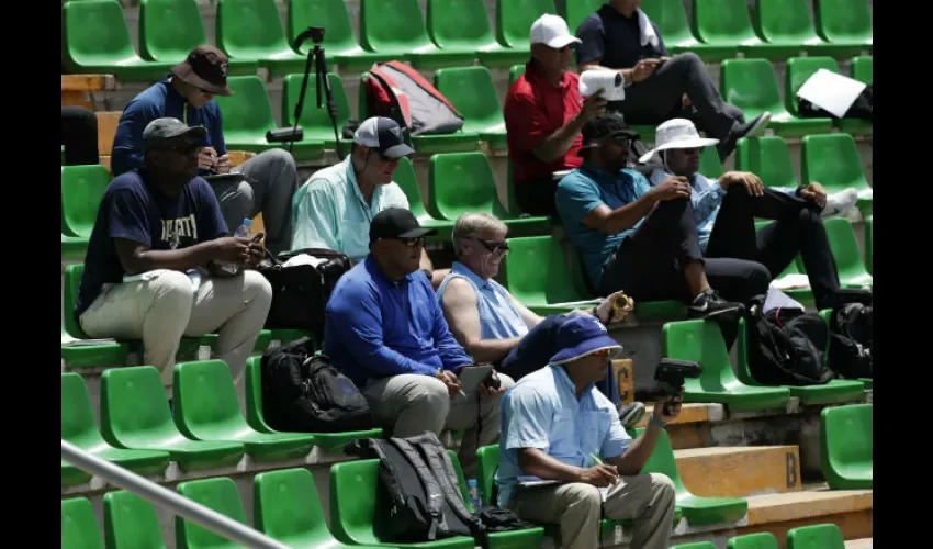 Buscadores de talentos de las Grandes Ligas observan la primera jornada del Mundial de Béisbol Sub-15.