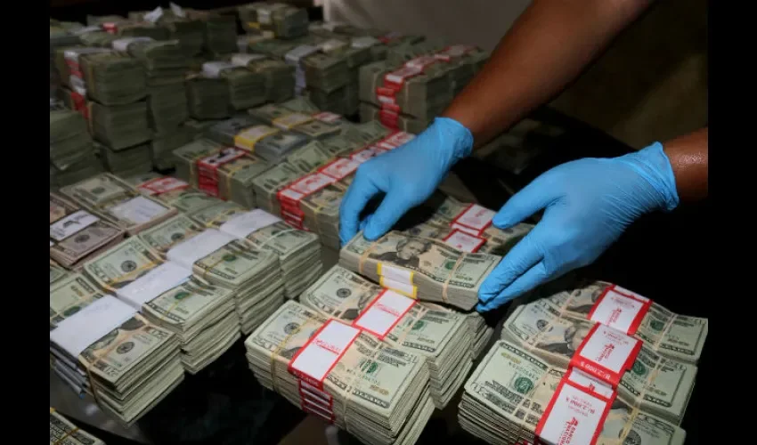 Dinero incautado por la Policía Nacional. Foto: Cortesía