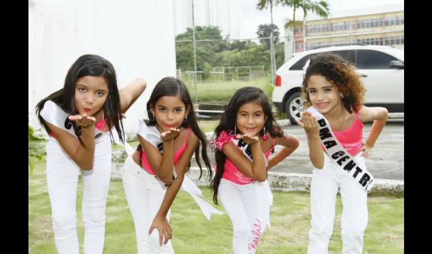 Cuatro de las cinco concursantes de Mini Panamá Universo. Foto / Edward Santos.