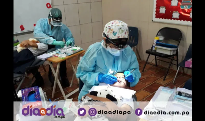 La Facultad de Odontología de la Universidad de Panamá prestó los equipos para atender a los niños. Foto: Jesús Simmons