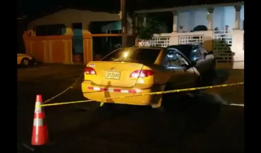 Delincuentes apuñalaron a un conductor de taxis en Sabanitas. 