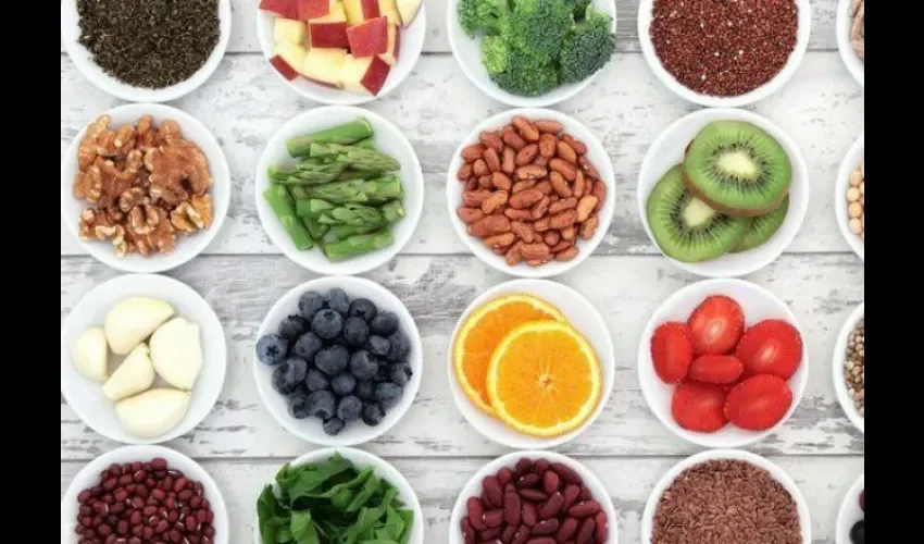 Foto ilustrativa de algunos alimentos que debes incluir en tu dieta. Cortesía. 