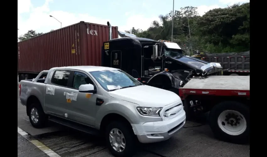 Accidente de tránsito en la Autopista Panamá-Colón. 