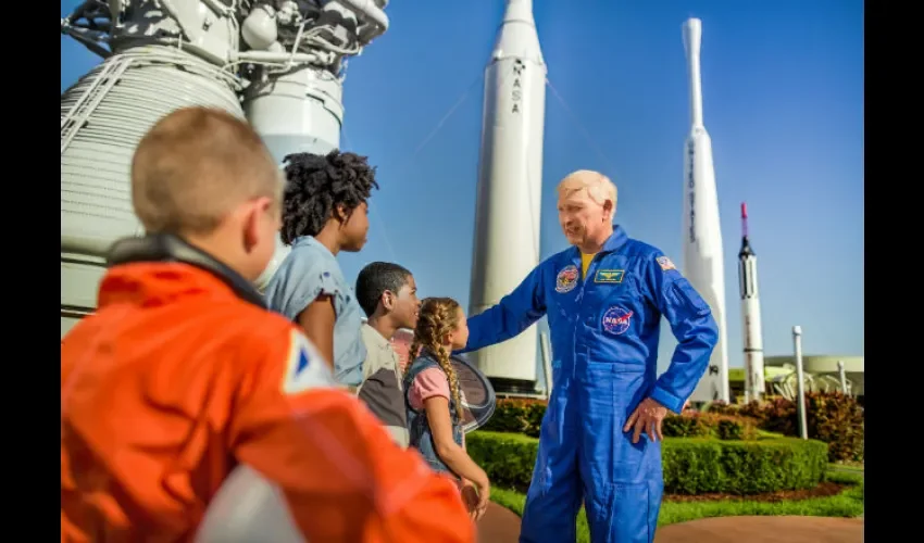 El astronauta McBride hablará con los jóvenes. Foto: Cortesía