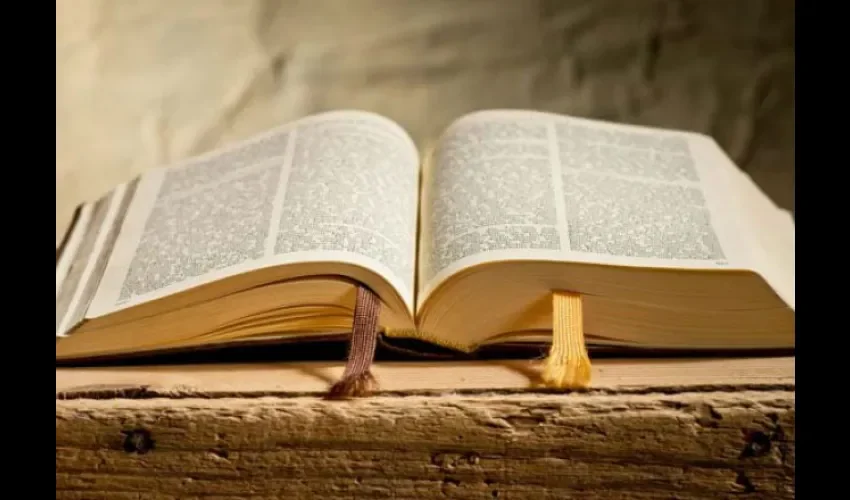 La Biblia el libro de los creyentes en Dios. Foto: Ilustrativa 