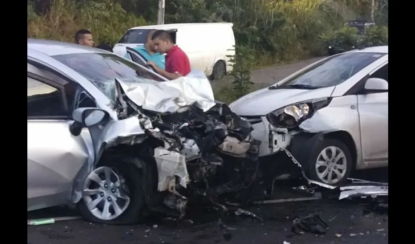 Accidente de tránsito en la autopista Arraiján -La Chorrera.