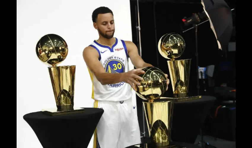 Stephen Curry es uno de los mejores jugadores de la NBA.