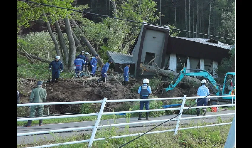 El sismo causó apagones en la isla de Hokkaido.