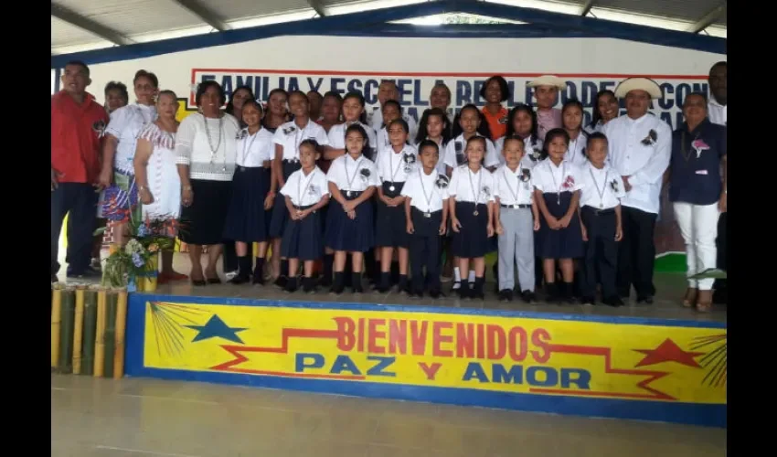 Los chicos mostraron que la oratoria y la poesía tienen futuro en Colón. Foto: Cortesía