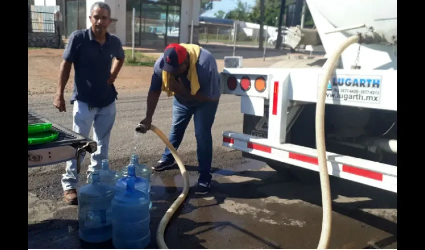 Esperan que el servicio se restablezca prontamente. Foto: Thays Domínguez