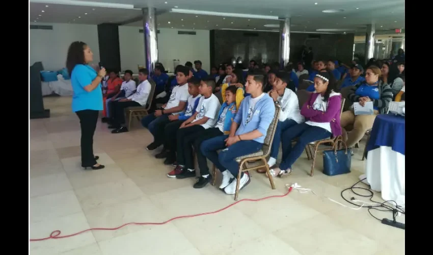 Capacitación de los colaboradores de las Infoplazas. Foto: Cortesía