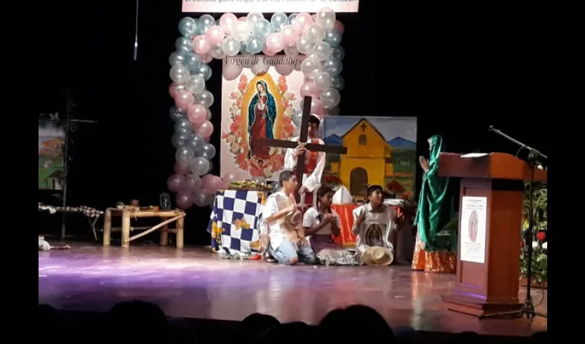 Ronda de dramatización de la llegada de la Virgen Guadalupe. Foto: Santos J. Oliveros C. 
