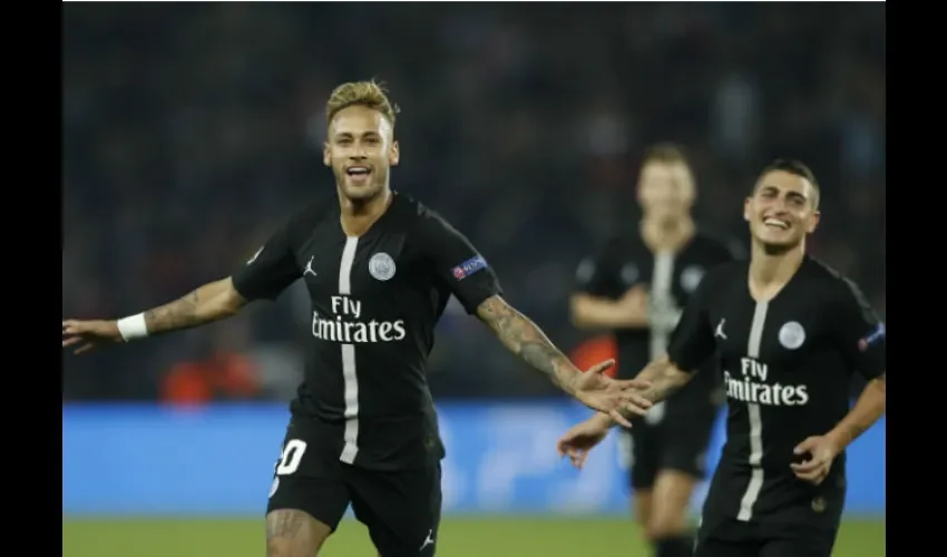  Neymar, del Paris Saint Germain, celebrando uno de sus goles. Foto: EFE