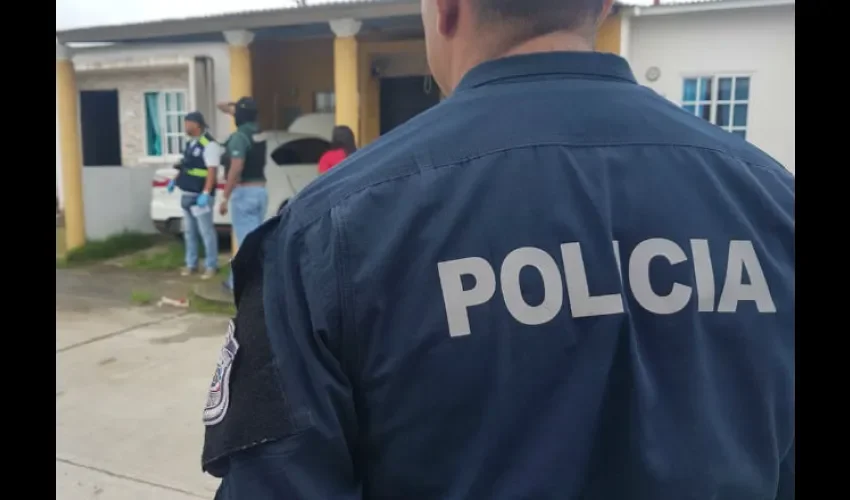 La casa fue allanada. El carro ya estaba siendo desmantelado. Foto: Cortesía