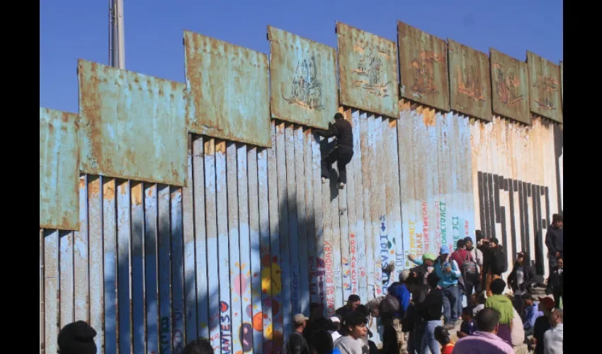 Esperan buscar asilo en Estados Unidos. Foto: EFE