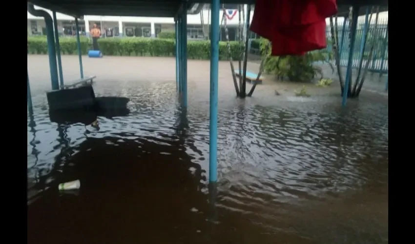 La provincia amaneció inundada. Foto: Sinaproc