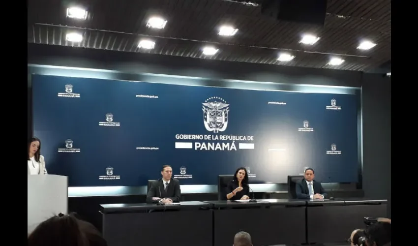 Foto ilustrativa de la conferencia de prensa sobre en la que St. Malo expresó que la relación #PanamáChina desde sus inicio, ha estado basada en 12 pilares que aseguran la transparencia y beneficios para ambas partes.