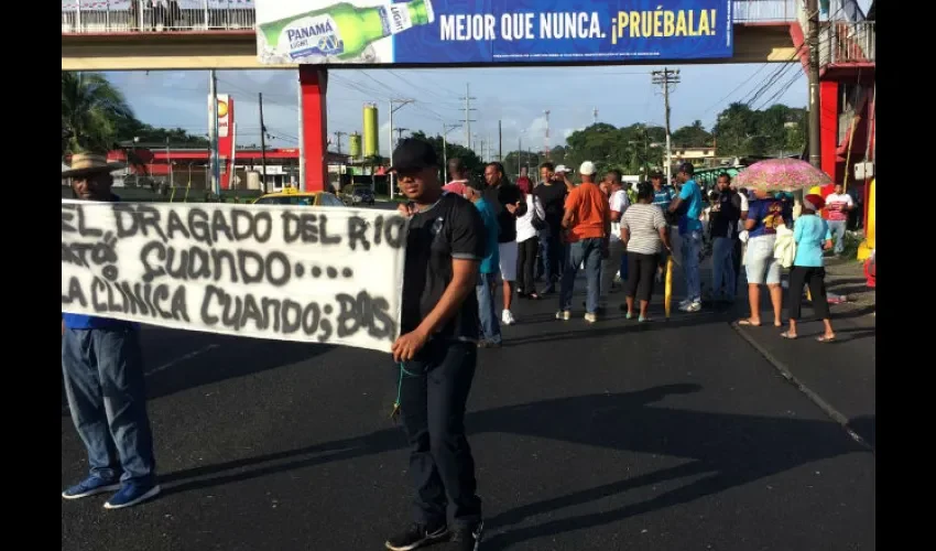 Protestaron en la vía Transístmica. Foto: Diómedes Sánchez 