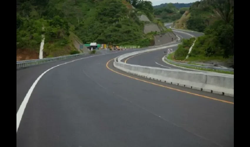Autopista Panamá Colón. 