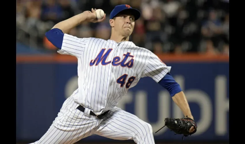 Jacob deGrom ha jugado cinco temporadas  con los Mets de Nueva York.