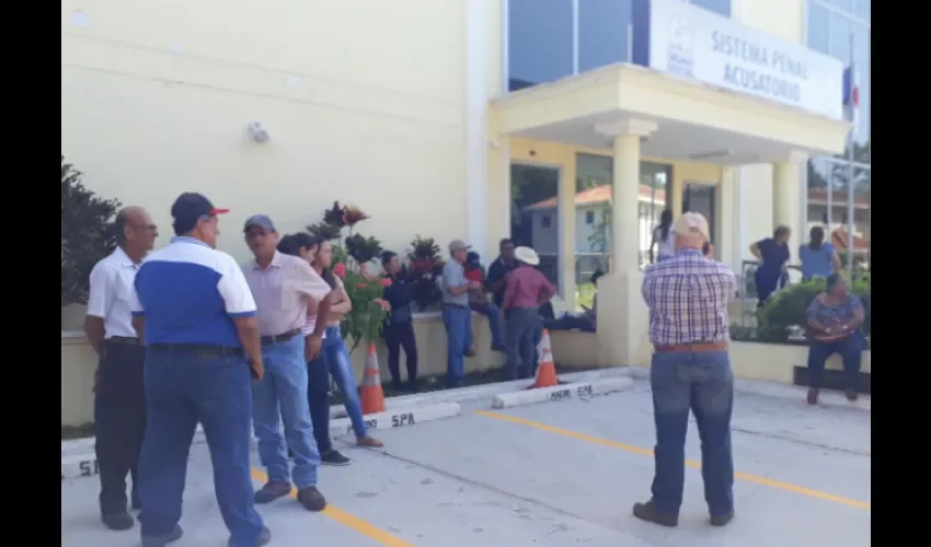 Productores agropecuarios se mantuvieron en los predios de la SPA de Chitré.  