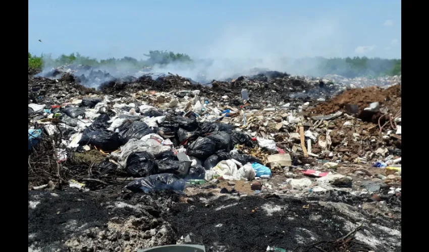 Quema de basura afecta a los moradores. 
