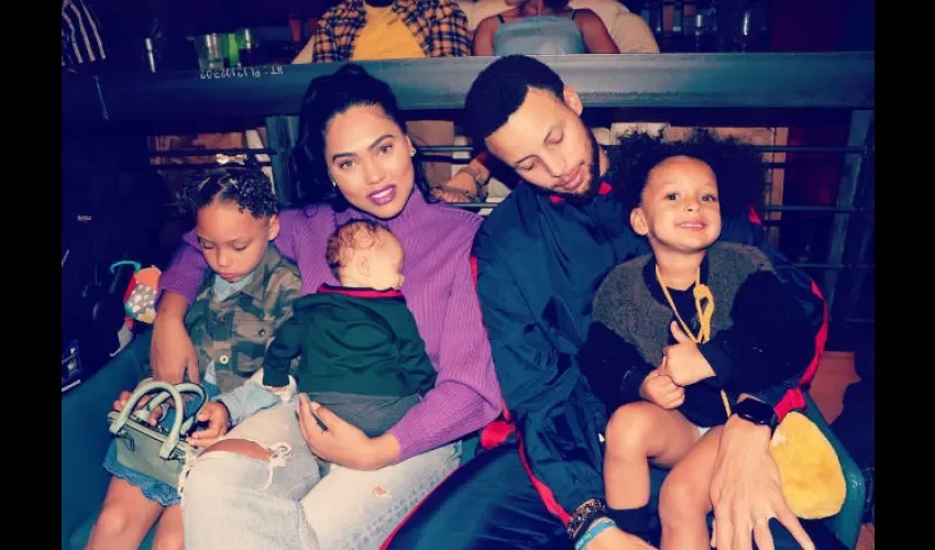 Ayesha Curry y el base de los Warriors tienen dos hijas, Riley, 6, y Ryan, 3 y su hijo Canon, 6 meses./Instagram